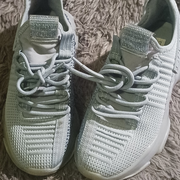 Steve Madden Women's Sneakers Maxima Baby Blue Glitzy Rhinestone Gum Bottom - Picture 4 of 6